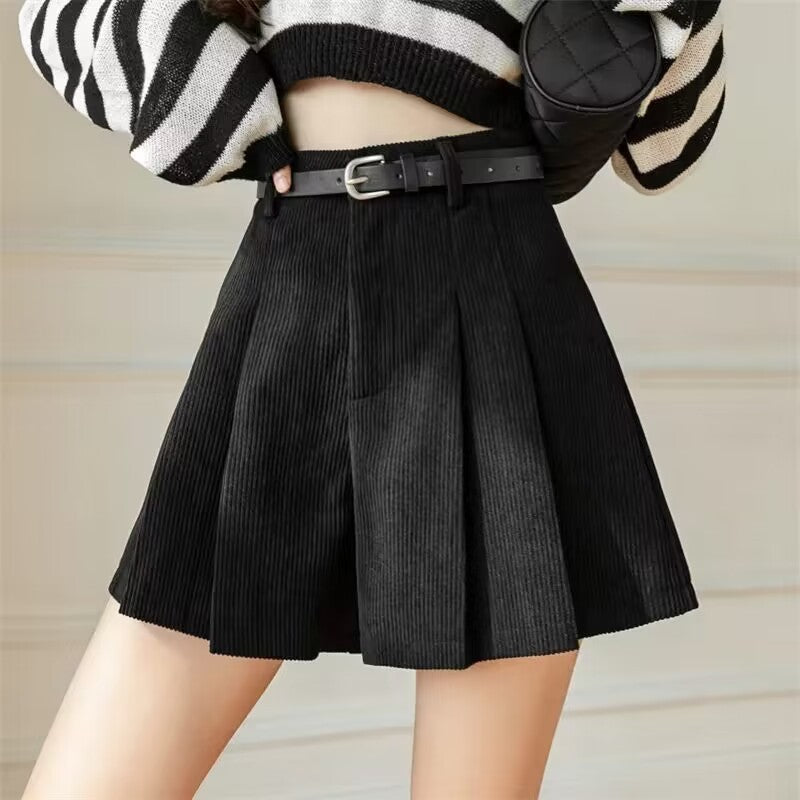 Corduroy Pleated Slim Casual Wide-leg Shorts Women