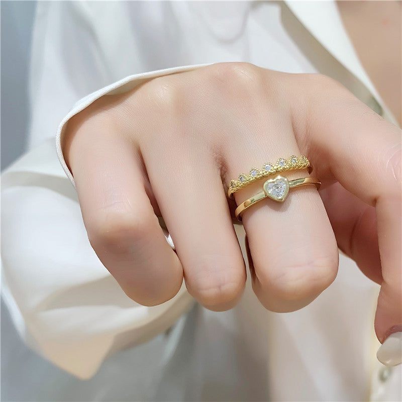 Simple And Personalized Ring With Yellow Gold And Diamonds